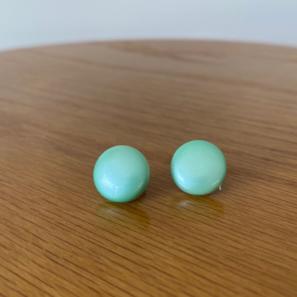 Vintage Pastel Green 80s/90s Stud Earrings
